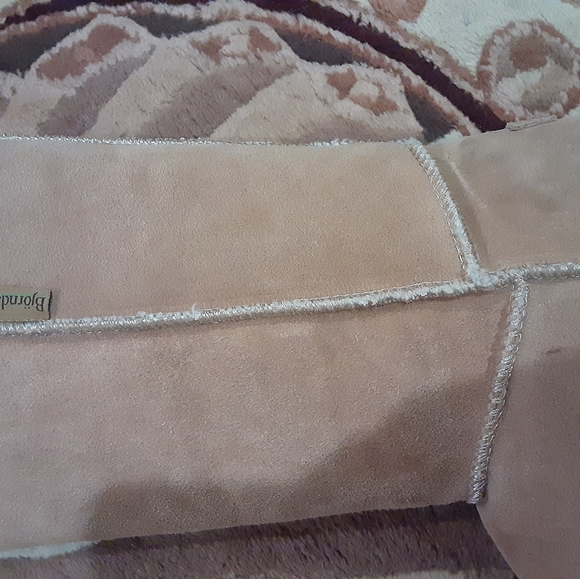 Boots - Picture 8 of 10